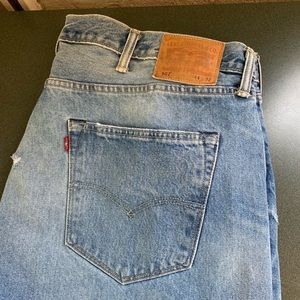 Levi’s 501 44/32 actual approximately 43/31.5